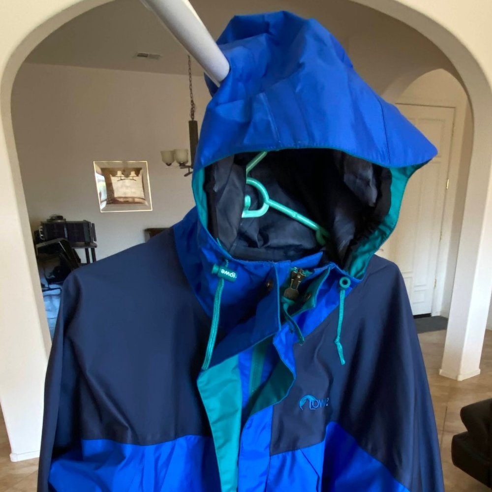 Lowe GoreTex mountaineering jacket